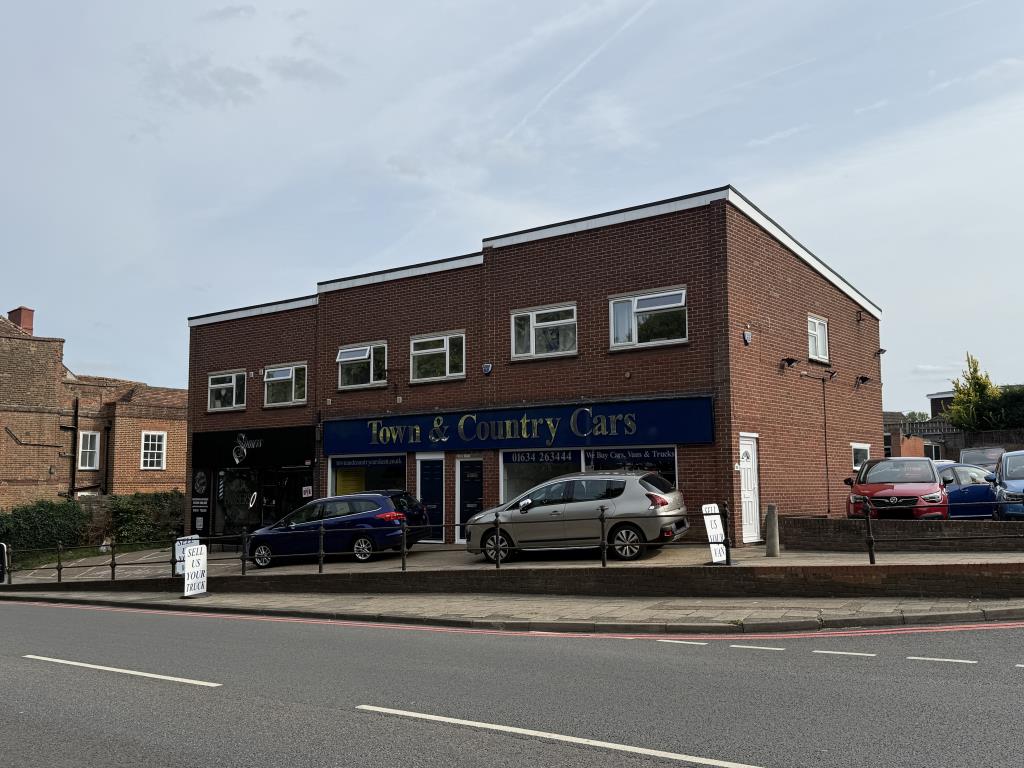 Lot: 78 - EXCELLENT COMMERCIAL AND RESIDENTIAL INVESTMENT CLOSE TO TOWN CENTRE - View of Commercial and Residential Investment